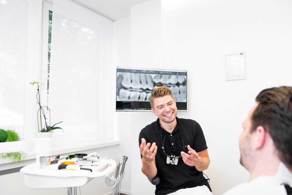Zahnarztpraxis White Spot Robert Mühlig im Gespräch